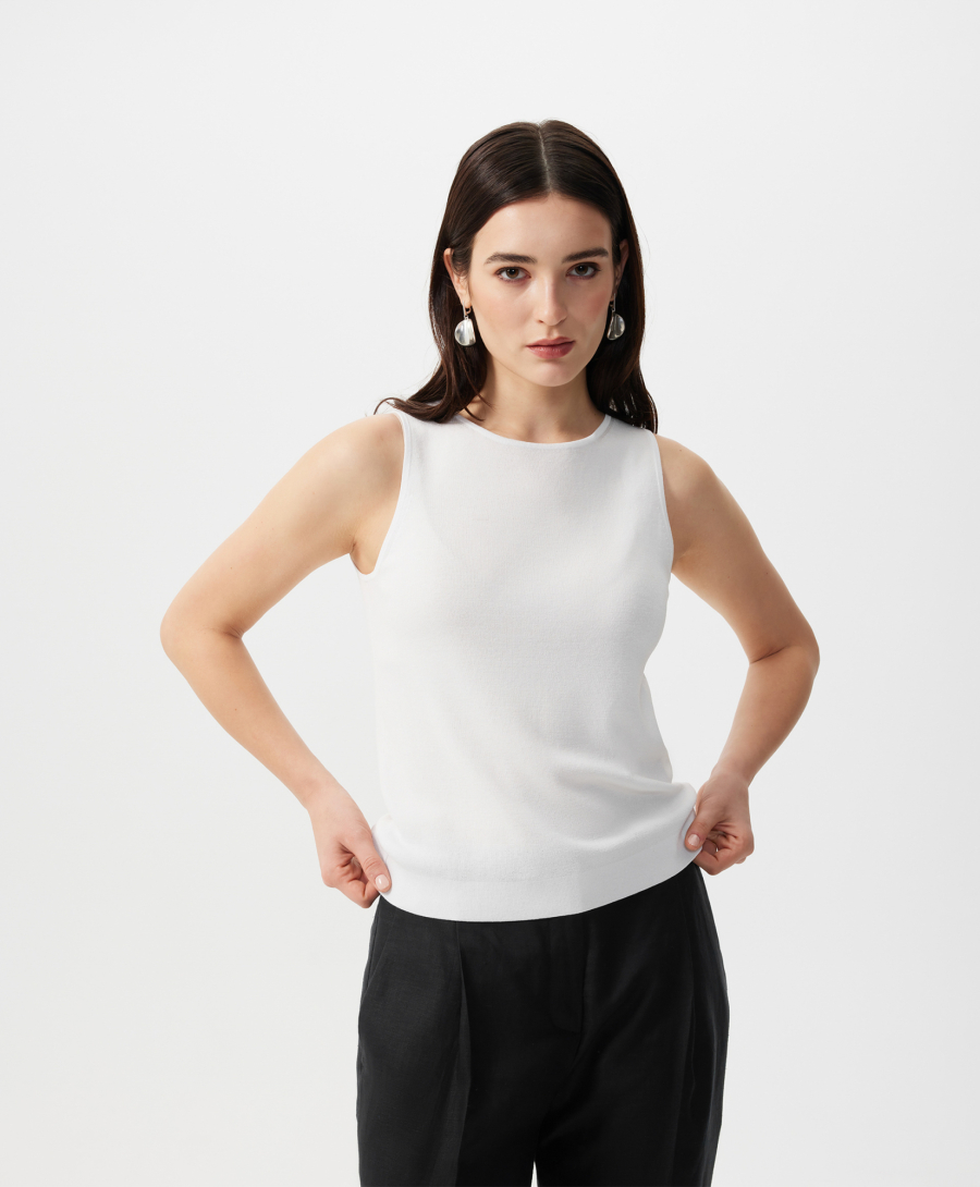 Топ полуприлегающего силуэта