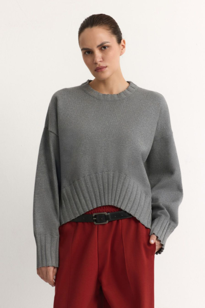 Джемпер с асимметричным низом