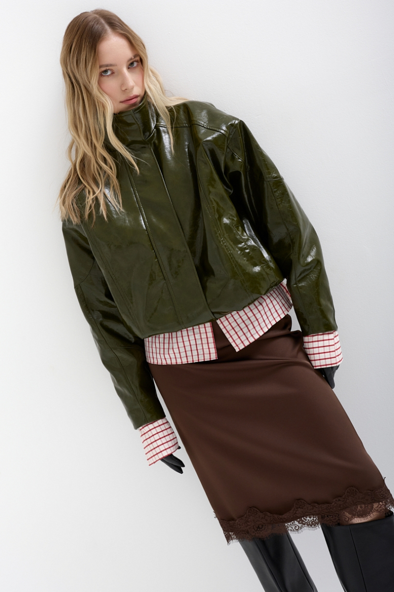 Бомбер из лакированной экокожи утепленный Ricoco, цвет: хаки, 6070/2 купить онлайн