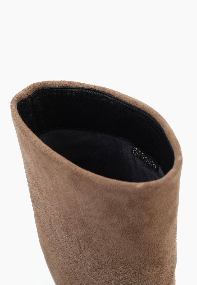 Сапоги на каблуке из натуральной замши SBALO, цвет: бежевый SHT82-1 купить онлайн