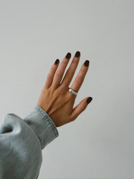 Серебряное узкое кольцо-печатка «Слияние» SBLESKOM, цвет: Серебряный, 11918 купить онлайн