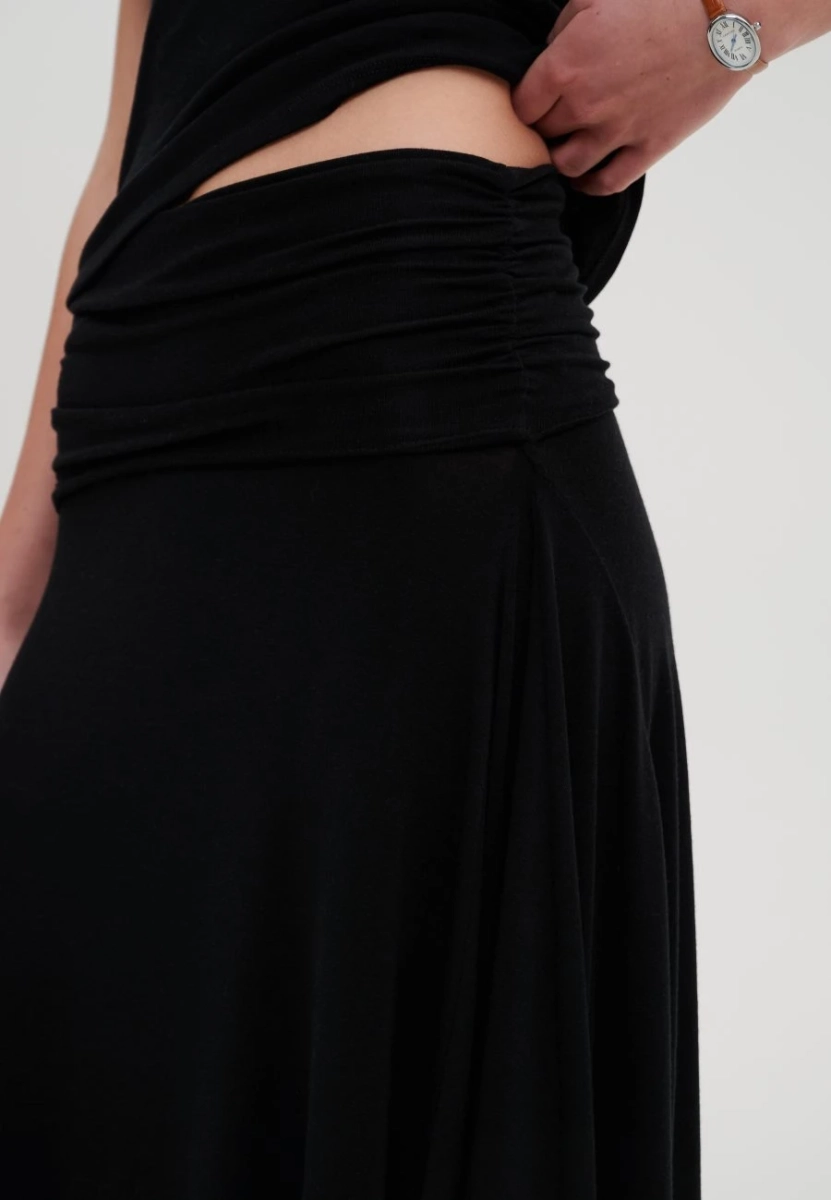 Юбка с клиньями CHUBA, цвет: Черный,  купить онлайн