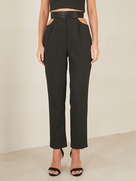 Брюки с вырезами на бедрах