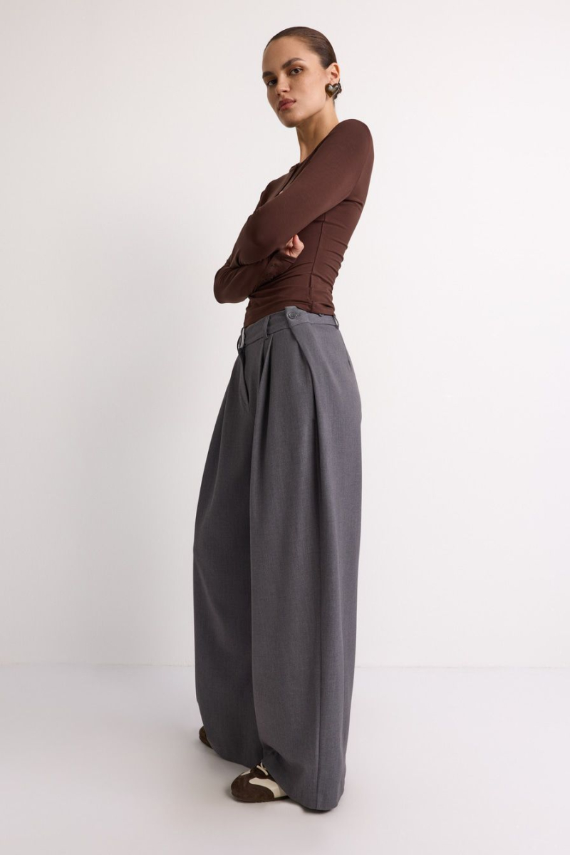 Брюки широкие с защипами TOPTOP, цвет: серый, TTS.032.18768.800 купить онлайн