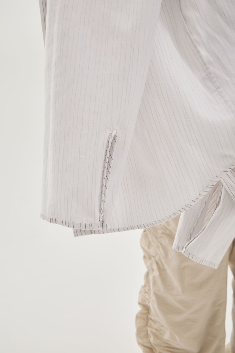 Рубашка мягкая в нарисованную полоску UNKE, цвет: белый, 2601SH001C_WH купить онлайн