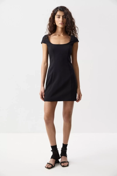 Платье мини с коротким рукавом Charmstore, цвет: Черный, 111-553103-880 купить онлайн