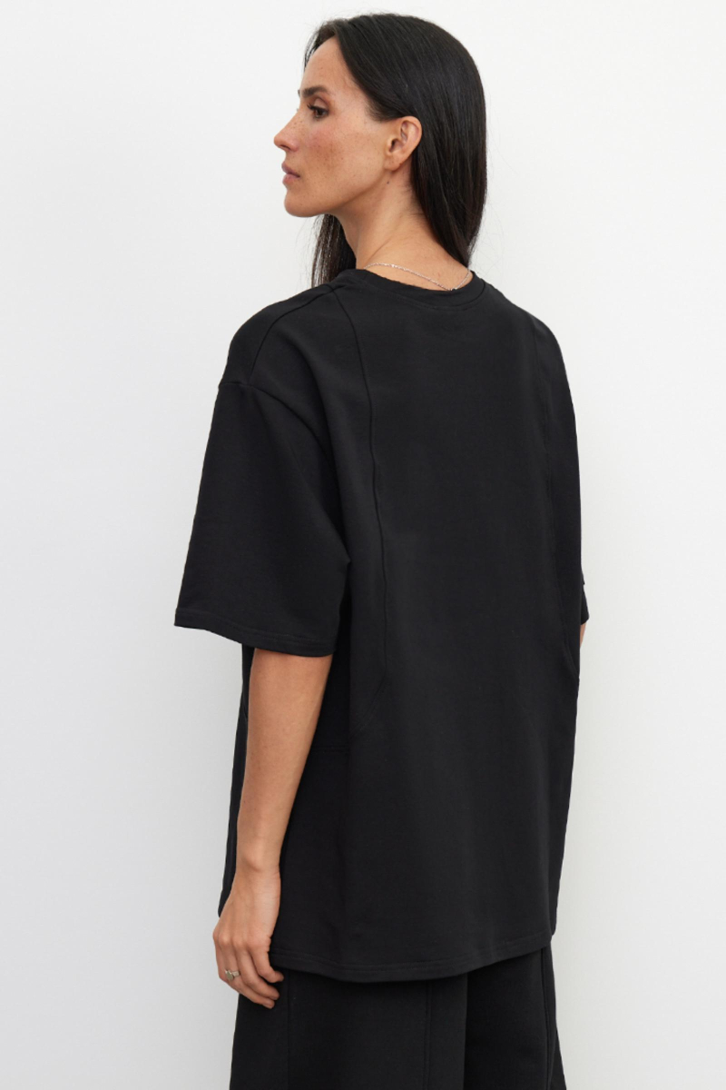 Футболка с рельефными швами Charmstore, цвет: Черный, 3920-3224-1001 купить онлайн Футболка с рельефными швами Charmstore, цвет: Черный, 3920-3224-1001 купить онлайн