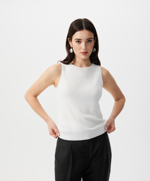 Топ полуприлегающего силуэта