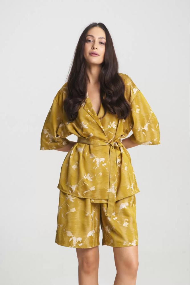 Костюм с шортами Asian mood Golden