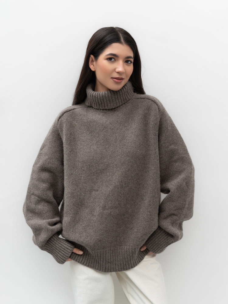 Свитер с горлом