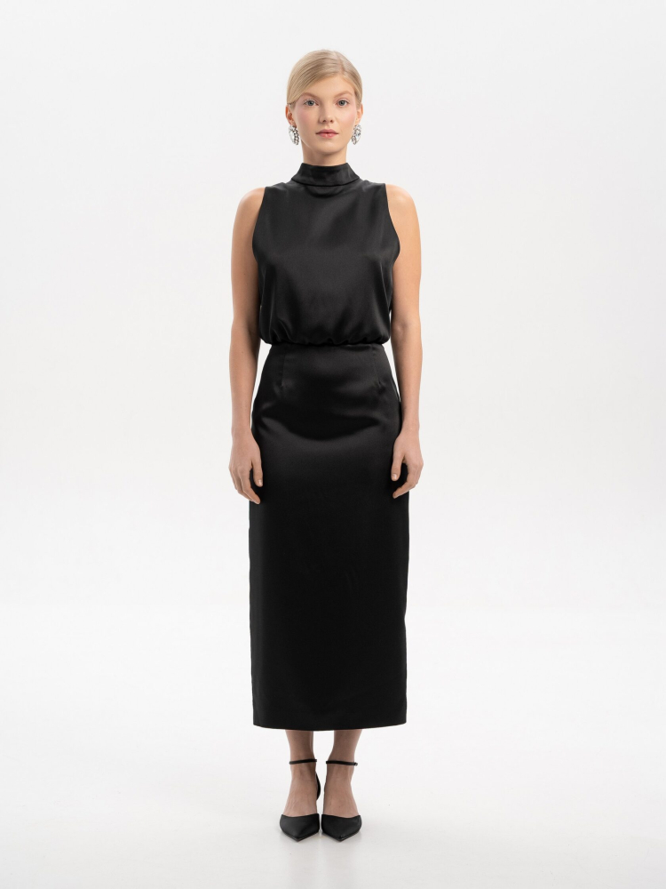 Платье с открытой спиной