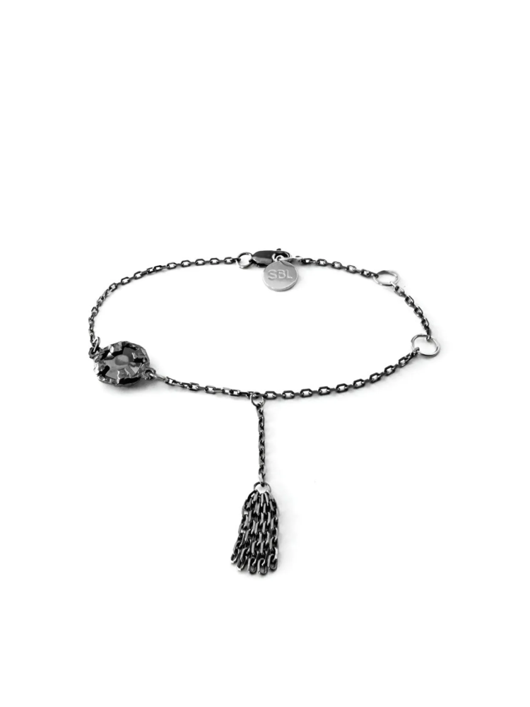 Серебряный ассиметричный браслет на руку «Королева драмы» black