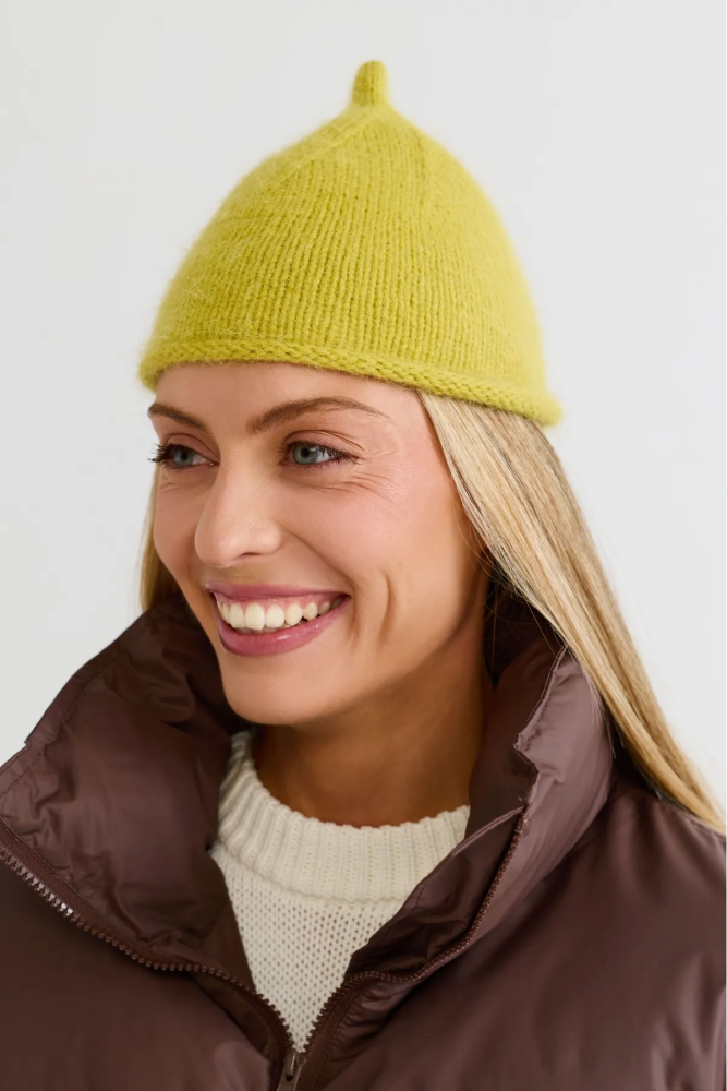 Шапка желудь ручной работы