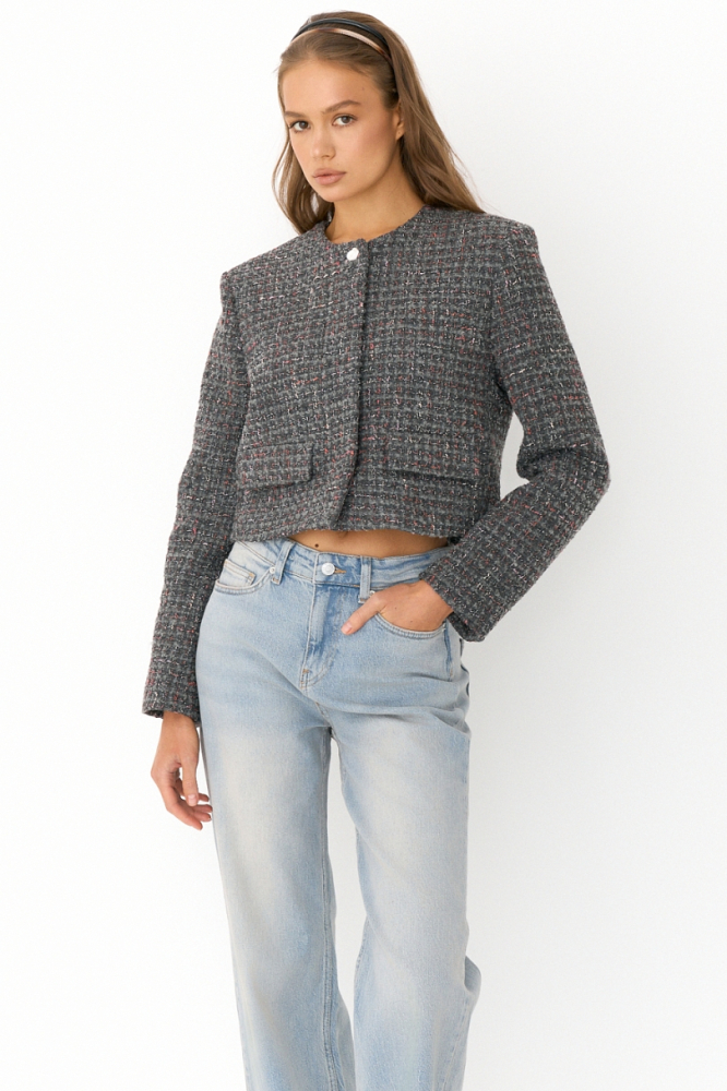 Жакет из цветного твида с акцентной пуговицей