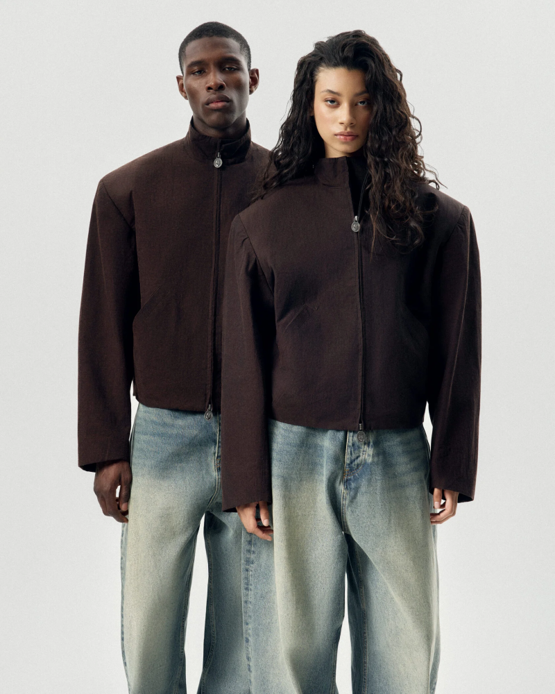 Куртка с объемными плечами