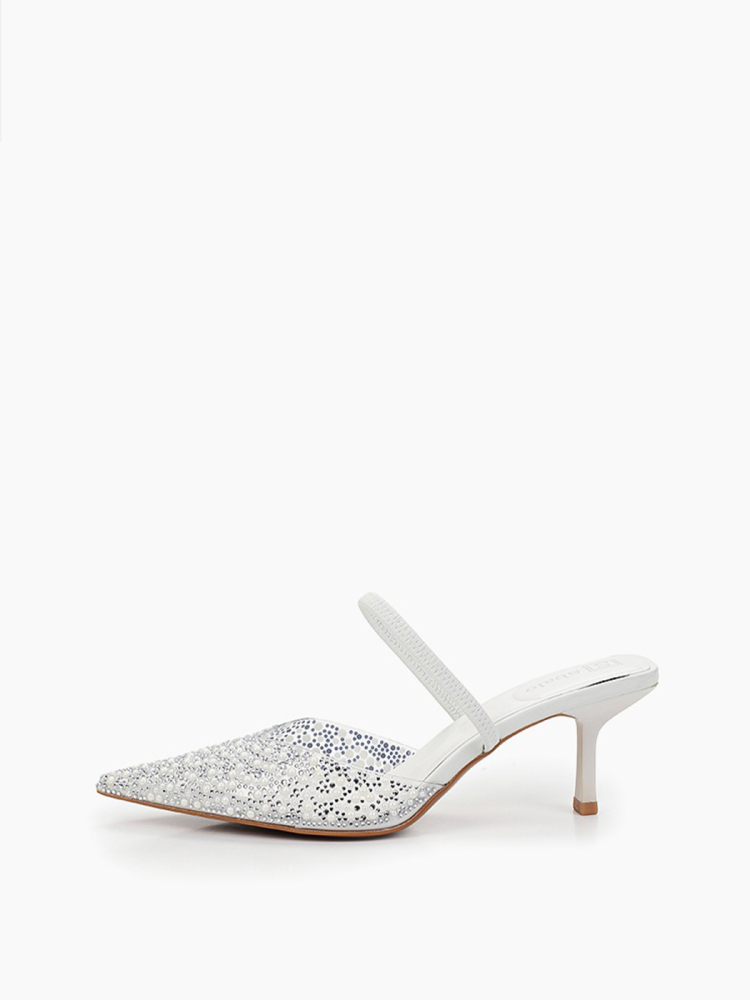 Босоножки на небольшом каблуке силиконовые в стразах