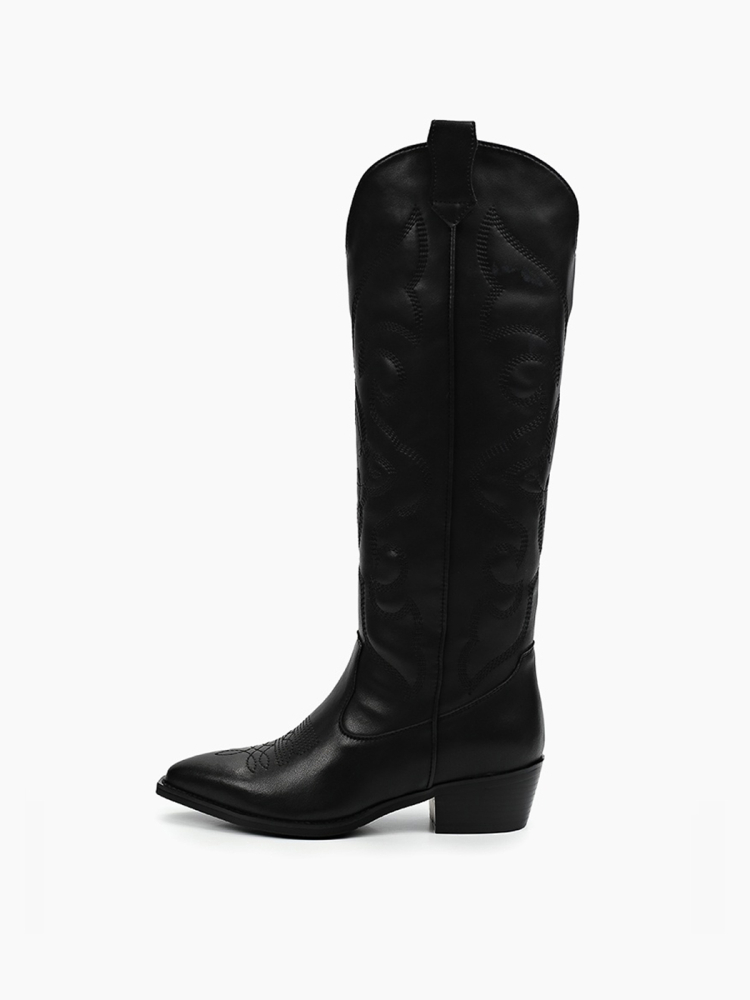 Казаки высокие демисезонные с узорами из натуральной кожи