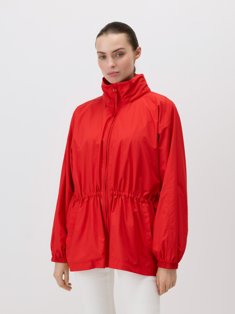 Ветровка с капюшоном