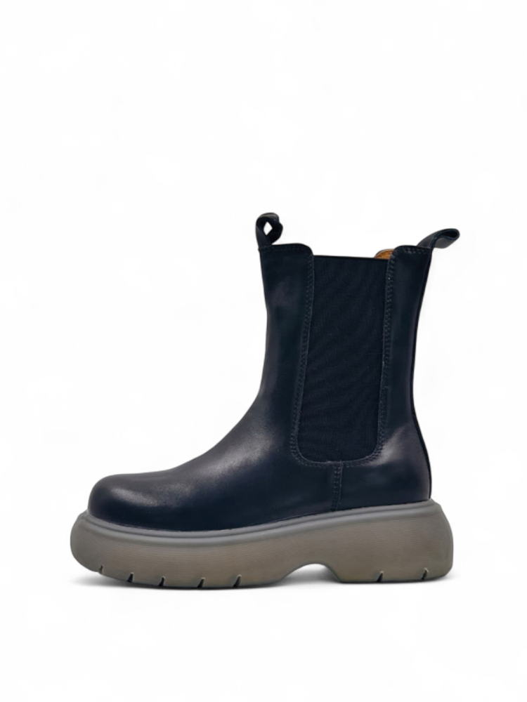 Ботинки демисезонные из натуральной кожи