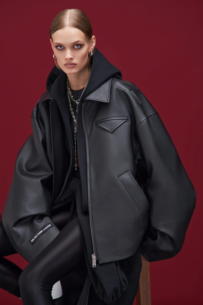 Oверсайз куртка из веган кожи