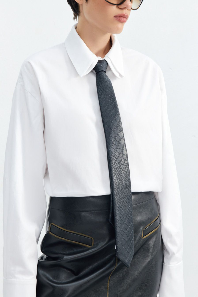 Галстук из экокожи