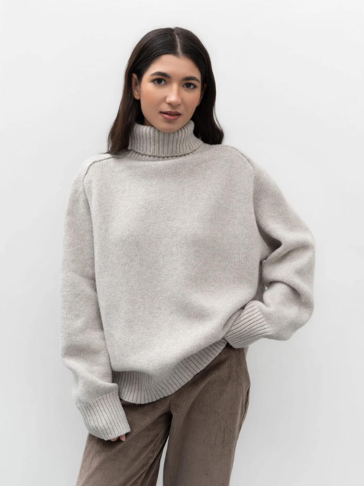 Свитер с горлом