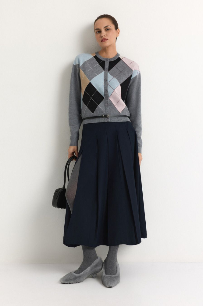 Кардиган с цветными ромбиками