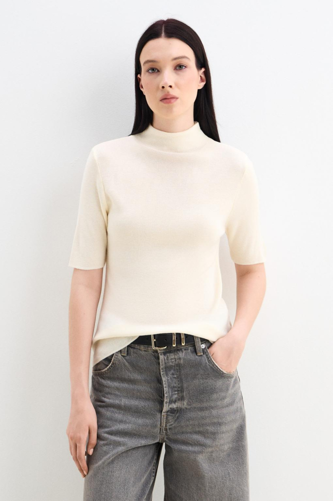 Свитер с короткими рукавами