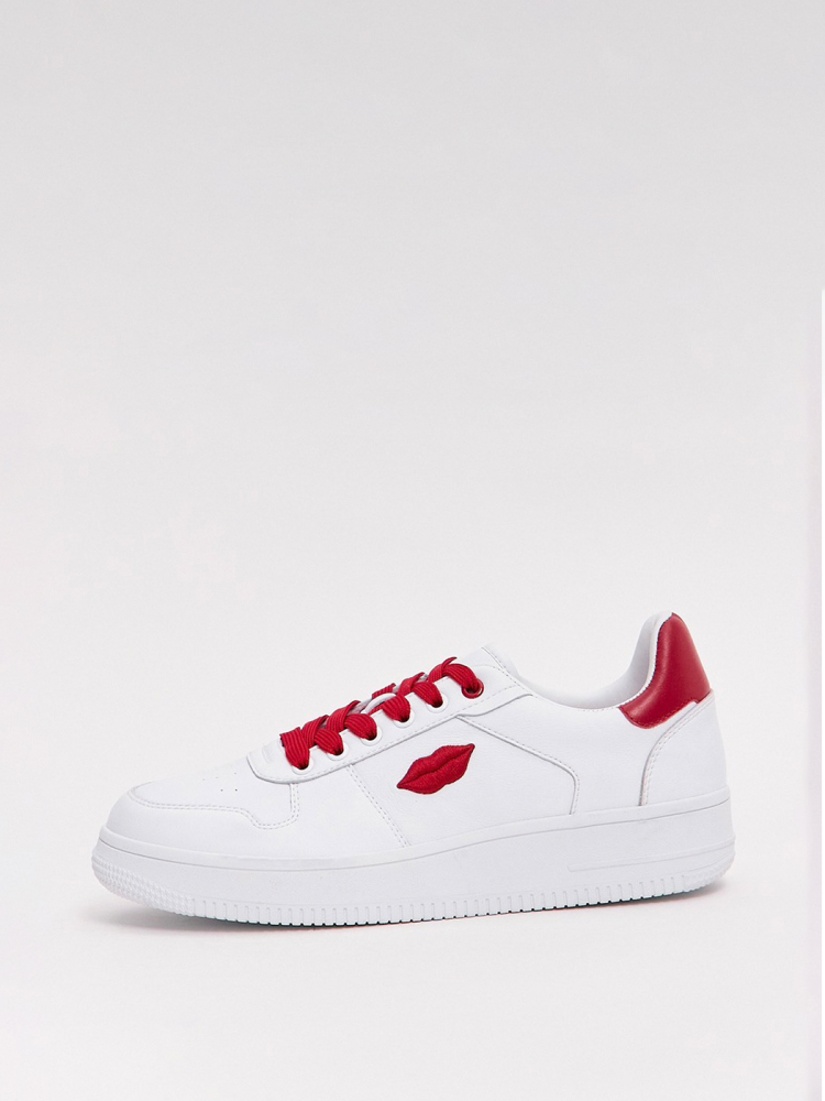 Кроссовки из кожи с красными губами