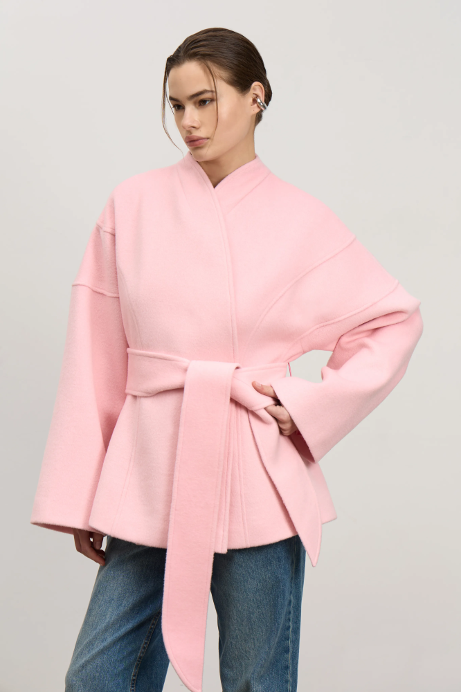 Пальто приталенного силуэта