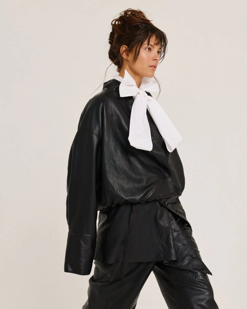 Бомбер из экокожи BLACK