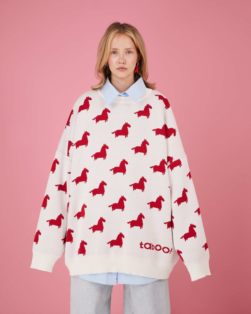 Свитер года