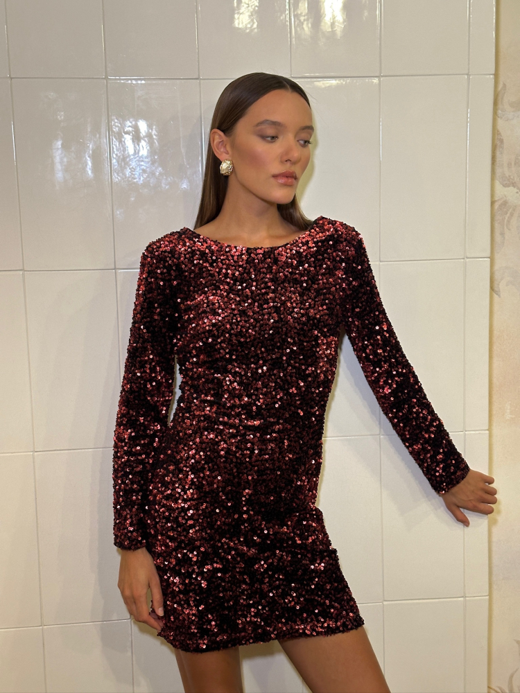 Платье из пайеток с открытой спиной мини