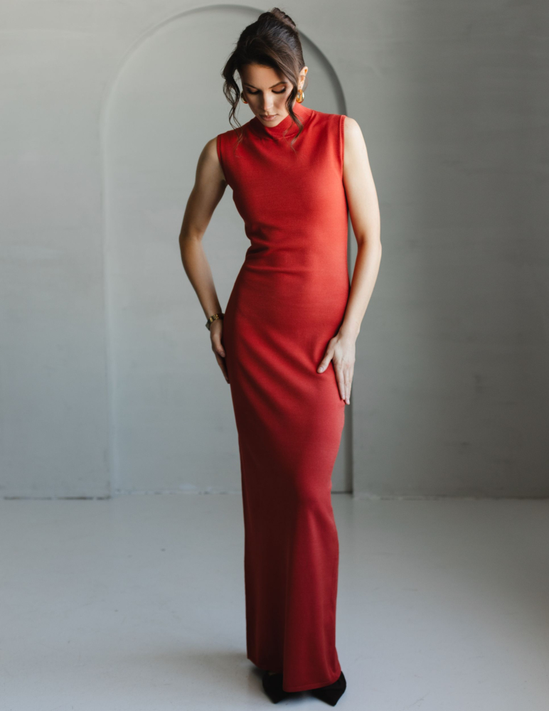 Платье из вискозы со стойкой макси