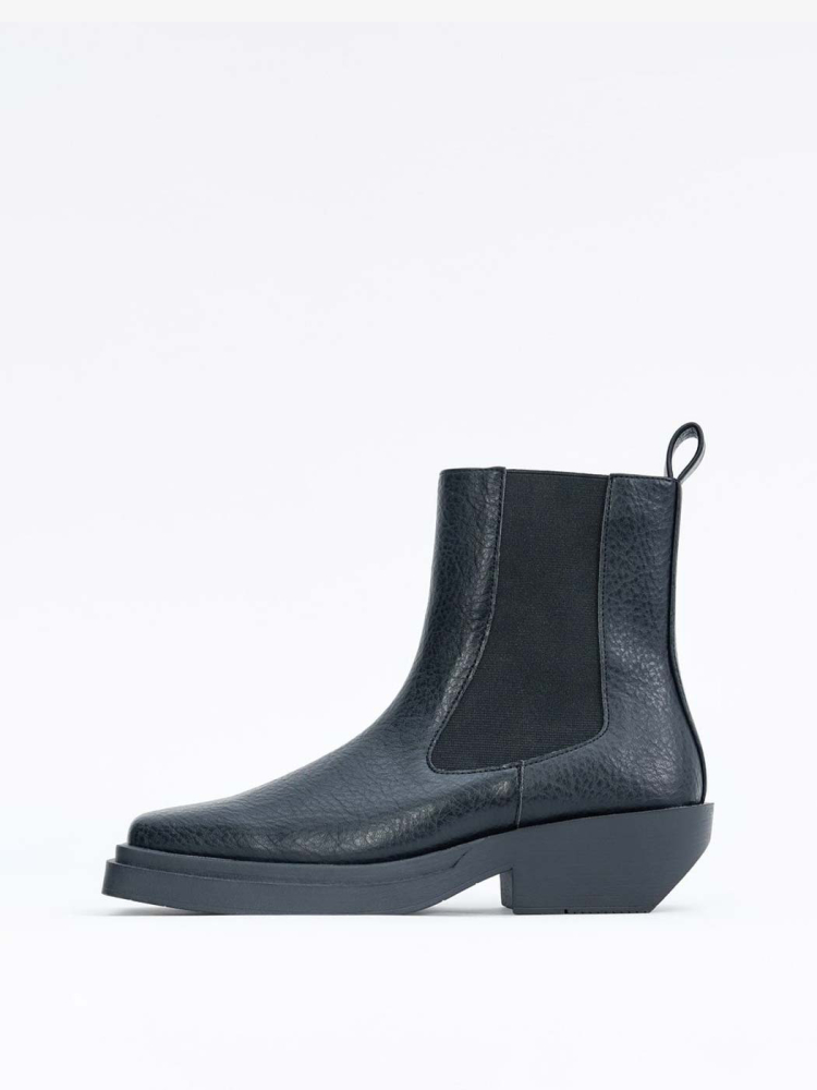 Ботинки-челси из фактурной экокожи