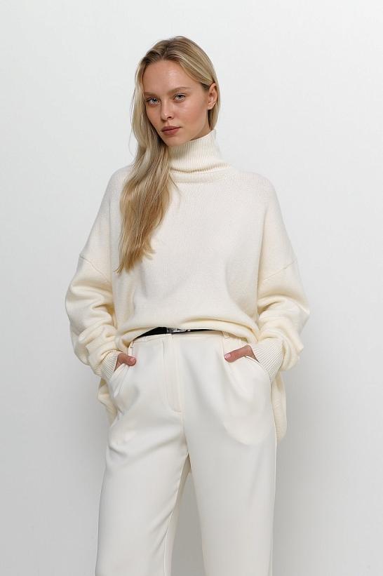 Свитер c горлом oversize