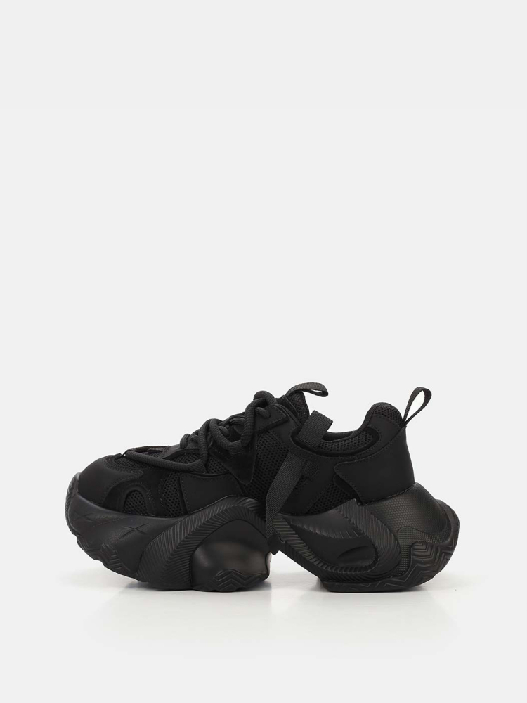 Кроссовки на высокой подошве