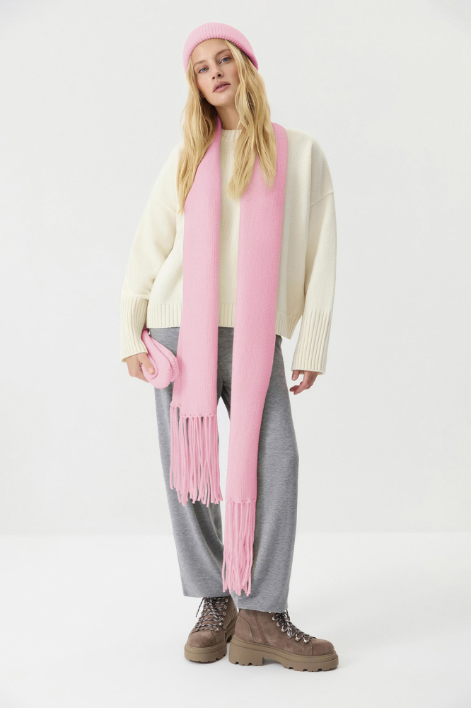 Шарф из шерсти мериноса с бахромой