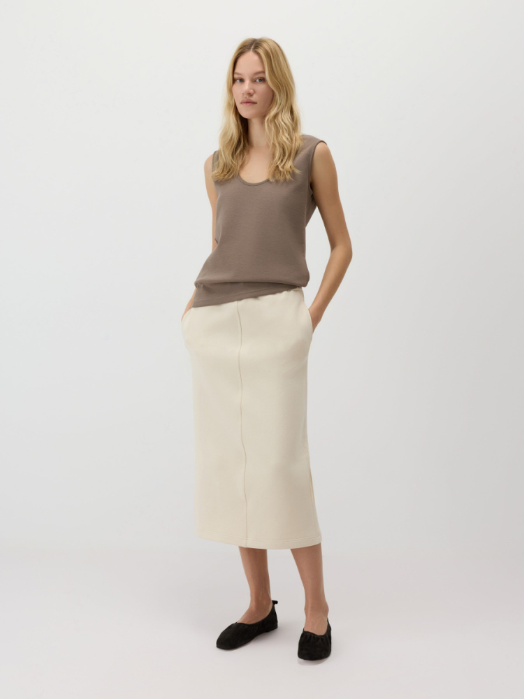 Топ с широкими бретелями из неофутера