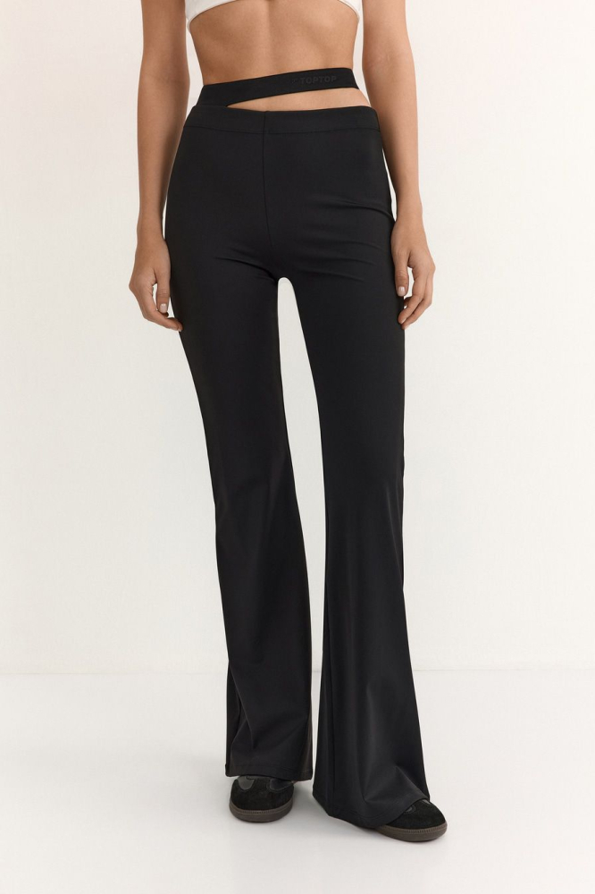 Брюки-клеш с вырезом на поясе