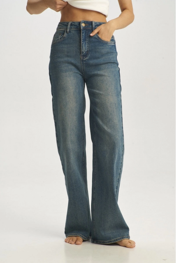 Джинсы-трубы с потертостями Blue