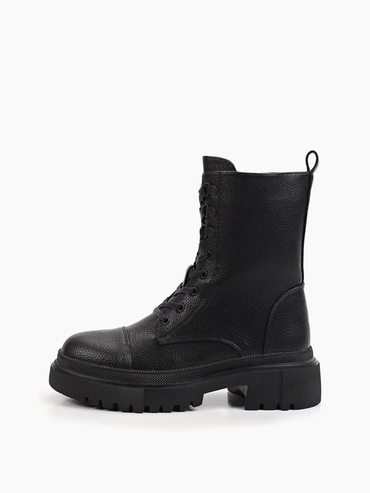 Ботинки на шнурках