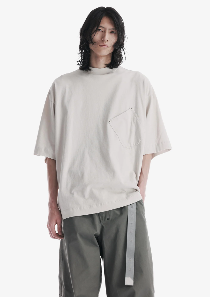 Оверсайз-футболка с наклонным карманом