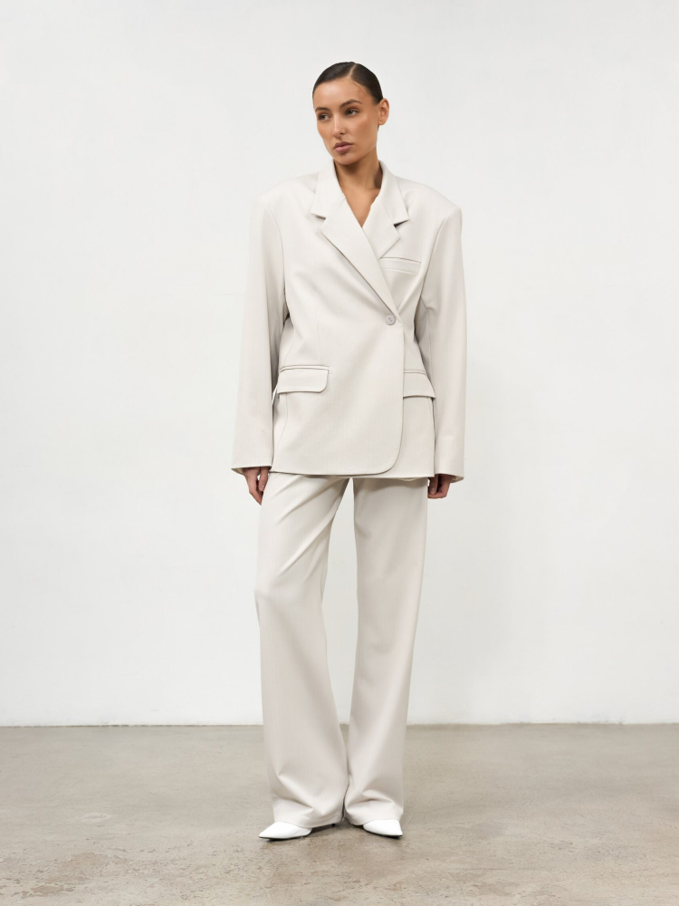 Классические брюки в полоску