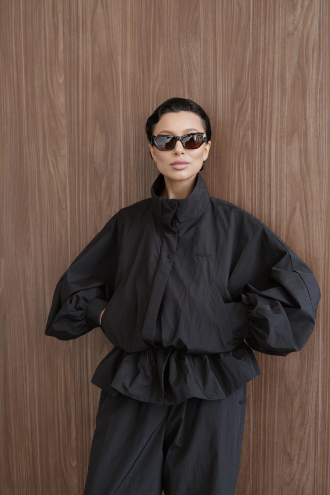 Куртка с заниженной линией талии