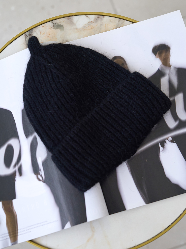 Шапка с "хвостиком"