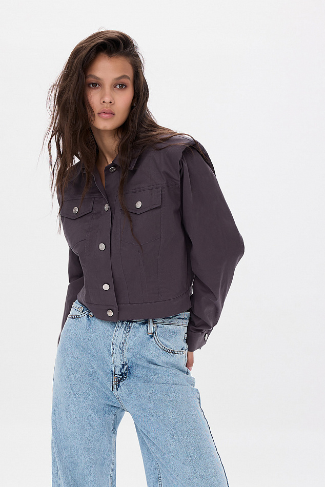 Куртка с акцентными плечами