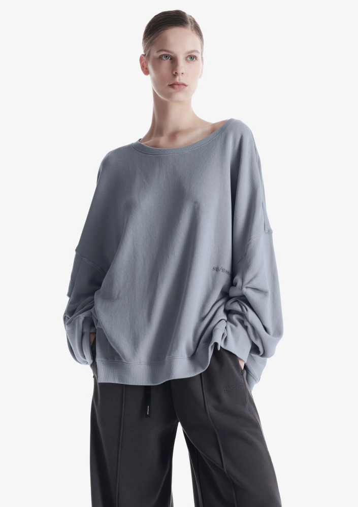 Свитшот с боковыми разрезами