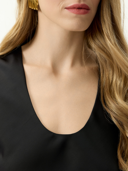 Атласный топ с шелковистым блеском