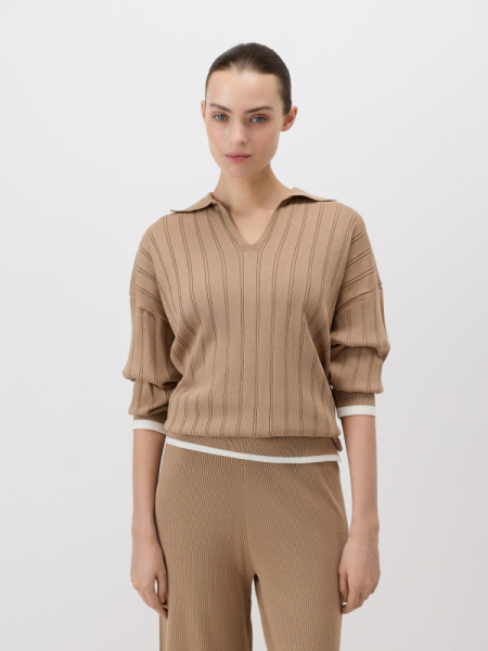 Пуловер с разрезами